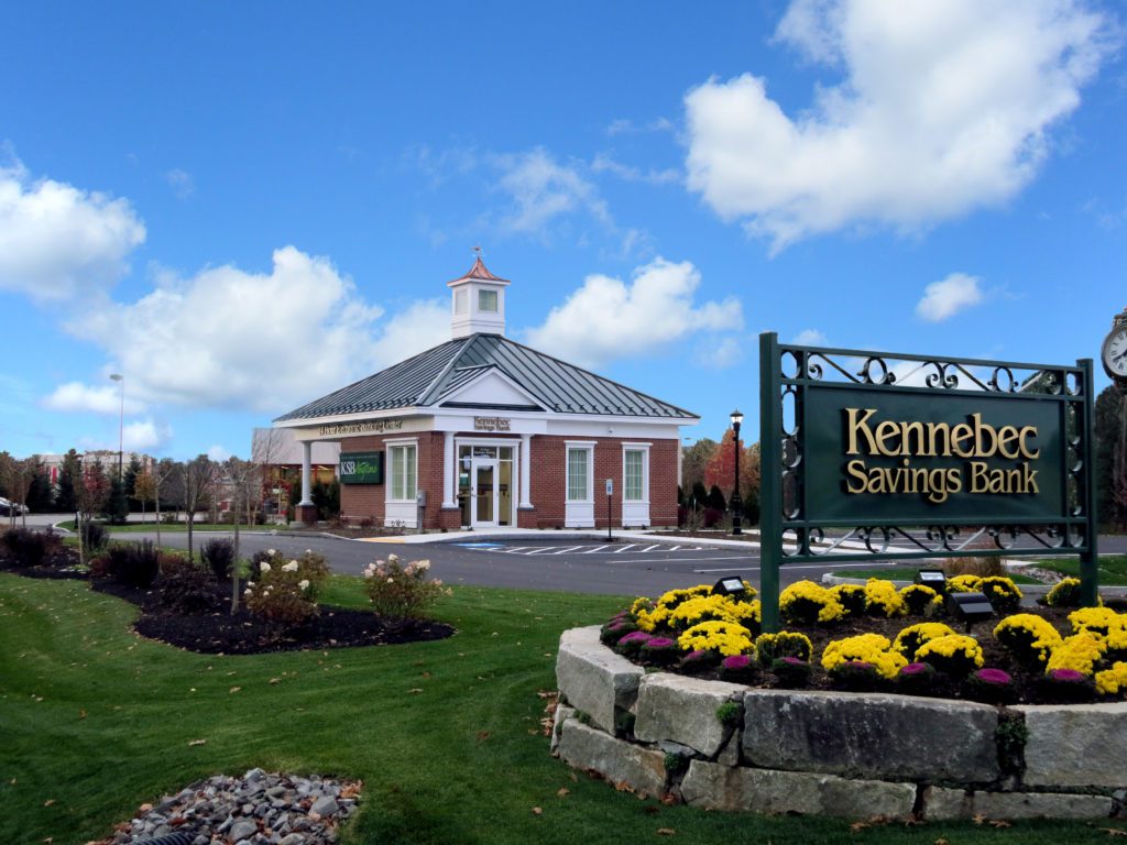 Kennebec SB Front Exterior with Sign
